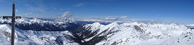 Panorama Schreinl: Dachstein, Grimming, Totes Gebirge und die Zweitausender um die Planneralm