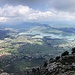 Gipfeltiefblick auf die Ebene und Lago di Piana degli Albanese