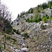 Steinig geht es nach oben.