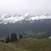 ... noch Winter in den Bergen.<br />... bei der Hütte auf einem Fahrweg hoch zur oberen Alp P.1419.<br />Anschliessend weglos steil hoch ...<br />