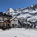Die Sonnenterrasse der Zufallhütte wartet.