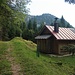 Der Rückweg führt an der Hengstwald-Diensthütte vorbei.