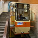 Lanová dráha Divadelní náměstí - Imperial - Wagen 1 an der Talstation. Hersteller ist (wie bei der Diana-Seilbahn) Konstal aus Polen.