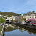 Unterwegs in Karlovy Vary - Hier am Fluss Teplá (Tepl). Rechts ist der Divadelní náměstí (Theaterplatz) zu erahnen.