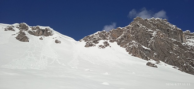 Der Anstieg im Steilhang unterhalb der Kleinen Schafkarspitze hat begonnen.