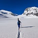 Pulver und blauer Himmel
