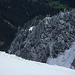 Aus Weiss mach Grün...Tiefblick vom Rengghoren zur Burg und hinunter in den Rengggraben und ins Saxettal