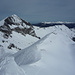 Wieder in sanfteren Gefilden...Blick von P. 2134 zu den nächsten beiden Gipfeln Rengghoren und Morgenberghorn, dazwischen der Rengglipass. Über dem Gross-Schiffli u.a. Güggis- und Sigriswilergrat