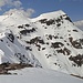 Auf dem Heimbühel angekommen; die Skiroute ist auf der Schweizer Schneesportkarte auf dem hier links sichtbaren Grat eingezeichnet.