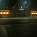 10. Mai, 02:10 Uhr. Menschenleerer Vorplatz des Bahnhofs Thun. Hier stehen von frühmorgens bis spätabends die gelb-schwarzen Busse des Busbetriebs STI (Steffisburg-Thun-Interlaken)