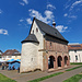 Die Tor- (älter und überholt auch "Königshalle") ist ein um 900 errichteter spätkarolingischer Bau. Er gilt als der am besten erhaltene Bau der so genannten karolingischen Renaissance. Die vielfarbige Fassade der Torhalle ist ein bedeutendes Beispiel für die Verwendung antiker Bauformen und -techniken im Frühmittelalter.