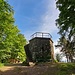 Die Stabenbergwarte (etwas enthusiastisch auch "Stabenbergturm" genannt) ist eine kleine, kaum fünf Meter hohe Aussichtswarte - und das erste Bauwerk, das der Pfälzerwald-Verein je errichtet hat. 