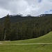 Gleich an der Alm. Erster Blick auf die Ziele für morgen.