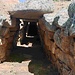 La camera tombale, della lunghezza complessiva di circa 20 m è considerata una delle più grandi della Sardegna.