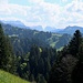 Juste avant d'arriver à Escholzmatt, on a une vue vers le col de Sichle, au-dessus du lac de Thoune