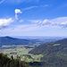 Ausblick über Inzell zum Chiemsee, rechts der Teisenberg