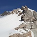 Unterhalb des Südgrates der Vorderen Gubachspitze geht schräg hinauf zu ihrem Gipfel.