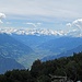 Direkt im Süden öffnet sich das Zillertal.