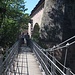 Der Kettensteig führt direkt an der Stadtmauer entlang.