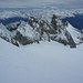 Blick vom Fuss der Breitlauihorn SW-Flanke zu Jägigrat und Jägihorn, dahinter links u.a. Strahlhorn und Alpjuhorn, am Horizont rechts Fletschhorn, links Hübschhorn und Monte Leone