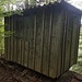weiter oben steht ziemlich luftig diese Hütte