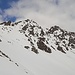Das Chlein Schwarzhorn versteckt sich hinter diesem felsigen Bergkamm.