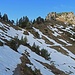 der erste Schnee auf dem Wanderweg