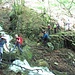 Durante l’attraversamento di alcuni torrentelli è occorsa particolare prudenza per la scivolosità delle rocce e del terreno bagnato (pendio ripido) a causa delle continue piogge di questo periodo.