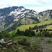 Beim Abstieg zur Altenhofalpe gibt es einen tollen Ausblick auf die Wasserfälle vom Hohen Freschen.