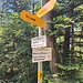 schweizerischer und französischer Wegweiser bei Notre-Dame du Mont 