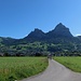 Dans la plaine entre Schwyz et Brunnen, vue en arrière vers les Mythen