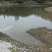 es tröpfelt in den See