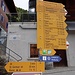 Wanderwegziele in Ausserberg. Wir folgen dem markierten Weg "Lötschberger Südrampe" um zur Manera-Suone zu gelangen.