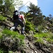 Steilstufe in der Brägjeri. Auf schmalem und sehr steilem Pfad geht's rund 100 Höhenmeter aufwärts (T3+).