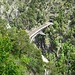 Wieder mal die Bietschtalbrücke, diesmal von oben. Beim Brückenpfeiler kann der Tunneleingang der Manera-Suone erkannt werden.