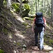 Auf sehr steilem aber gut erkennbarem Weg geht's rund 250 Hm rauf zur Joli-Alp, dem höchsten Punkt der heutigen Tour.
