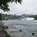 Mit Wellen schwappte das Wasser fast auf den Weg