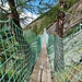 erste Hängebrücke auf dem Erlebnisweg (IV), Blick zurück vom anderen Ende