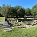 Olympia (Ολυμπία) - Blick, vorbei an den Gewölberesten des Stadion-Zugangs, zur Echo Stoa (Στοά της Ηχούς).