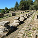 Olympia (Ολυμπία) - Blick über "Reste" des Leonidaion (Λεωνιδαίο). Ionische Säulenhallen bildeten ein großes Quadrat (80 m x 80 m). Im Inneren befand sich zudem ein dorisches Peristyl.
