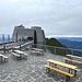 bei mittelstarkem Wind und immer wieder leichtem Regen war die Dachterrasse verständlicherweise leer