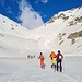 <b>Finora tutti gli sciatori salgono sul ripido versante in direzione del Passo della Valletta (2643 m), punto obbligato per raggiungere il Pizzo Lucendro.</b>