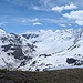 Auf dem Gipfel des Carungas. Wie man sehen kann, liegt noch ziemlich viel Schnee im Gebiet.