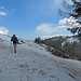 Schon wieder im Schnee, dieses Mal sogar auf der Südseite.  Aber halt auf einem Flachstück...