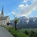 Zurück am Ausgangsort.  Pfarrkirche Kornat mit Plenge.