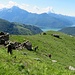 Non vedendo tracce sicure sul lato della Val Darendo e con erba bagnata dalla pioggia notturna non rischiamo di scendere su questo lato, e decidiamo di tornare dal percorso si salita