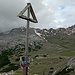 Am Gipfel des Col de Lasta. Auch heute will das Wetter nicht so ganz.