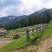 Blick zurück von der Rawauer Alm. Der Hochwart ist immer noch in Wolken.