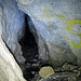 Auf allen vieren bin ich dann in diesem mit rund 5cm fliessenden Wasser gefüllten Tunnel zu einem Wasserfall gekraxelt. 