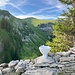 Scherzkekse am Werk.<br />Diese Kloschüssel steht auf der Alp Better.